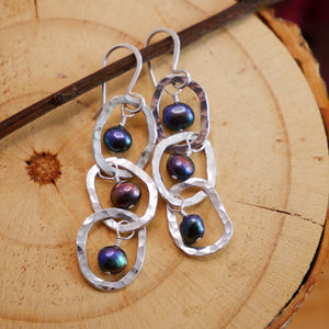 Freshwater Pearl Interlocking Hammered Hoop Earrings