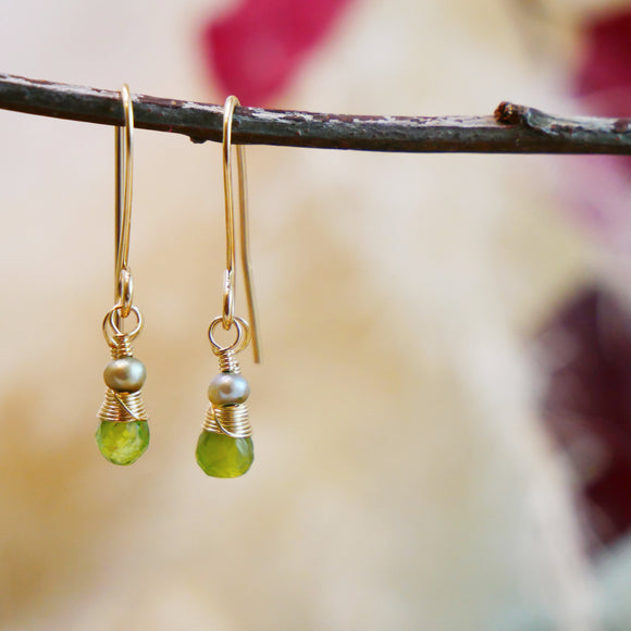 Peridot, Freshwater Pearl Drop Earring Gold